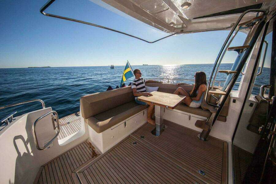 43ft Nimbus Yacht For Sale