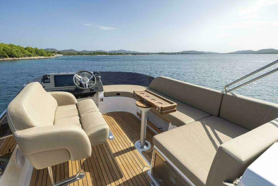 43ft Nimbus Yacht For Sale