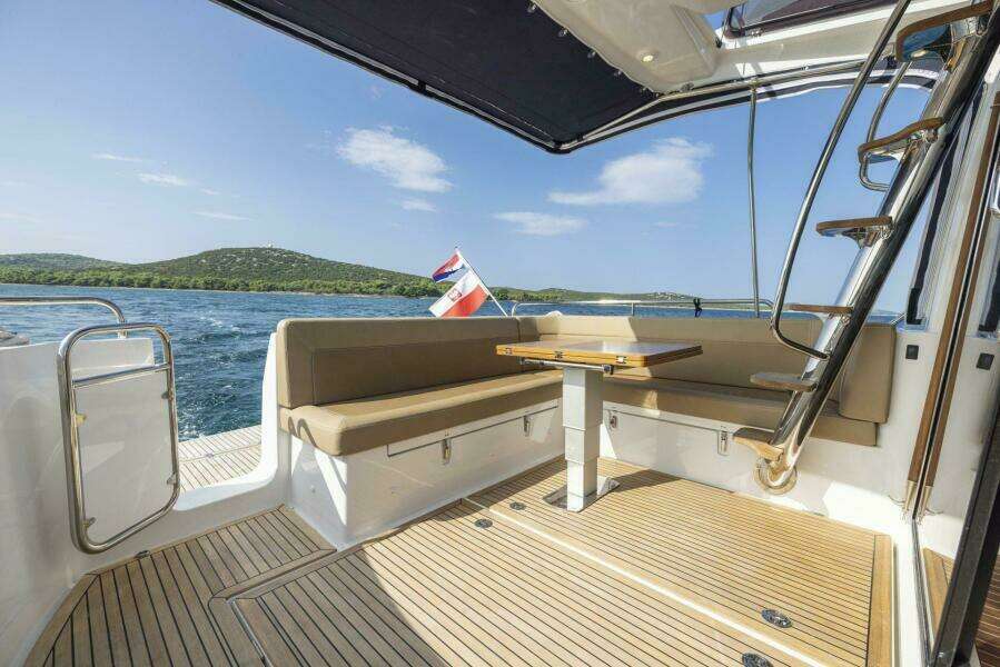 43ft Nimbus Yacht For Sale