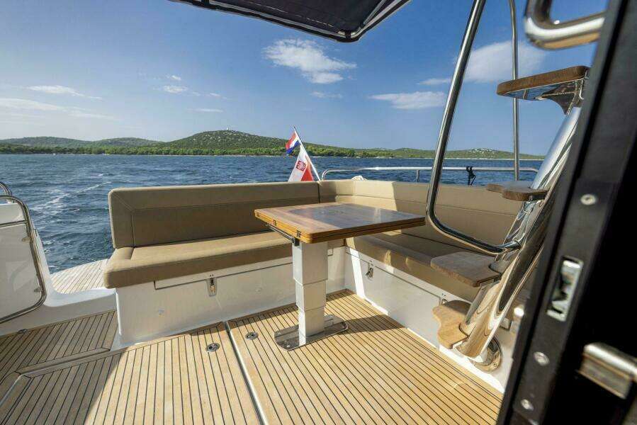 43ft Nimbus Yacht For Sale