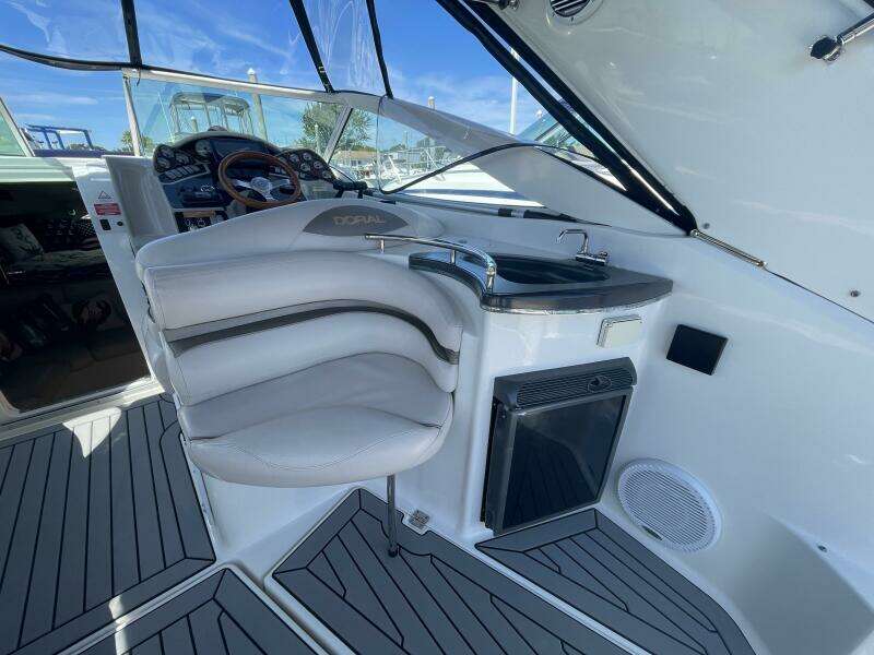 28ft Doral Yacht For Sale
