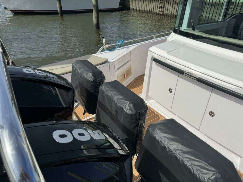 37ft Axopar Yacht For Sale