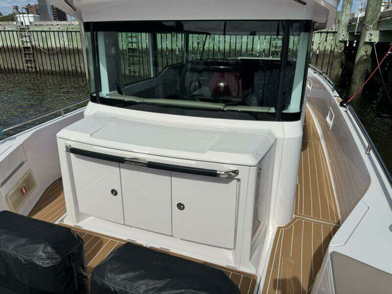 37ft Axopar Yacht For Sale