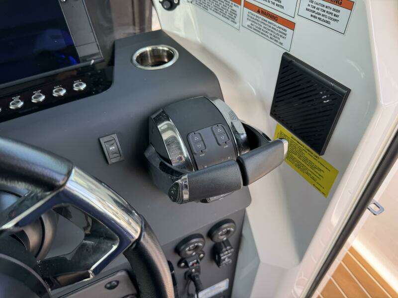 37ft Axopar Yacht For Sale