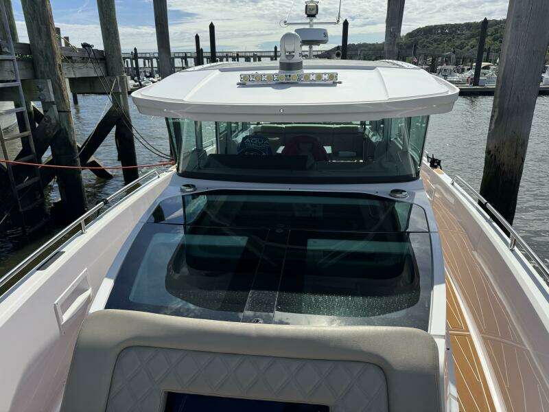 37ft Axopar Yacht For Sale