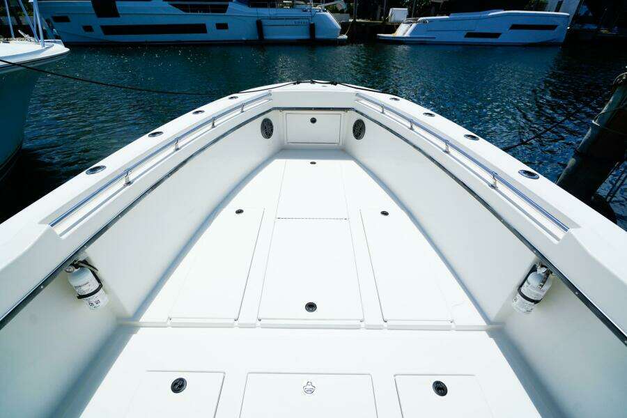 GET REEL 28ft Whitewater Yacht For Sale