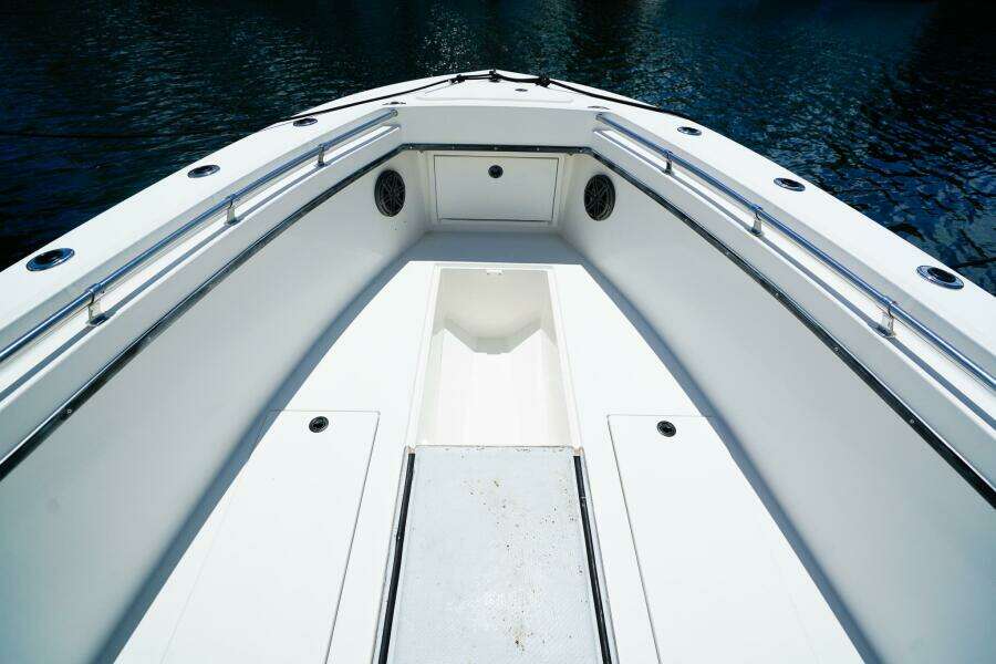 GET REEL 28ft Whitewater Yacht For Sale