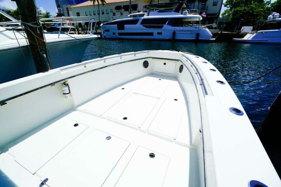 GET REEL 28ft Whitewater Yacht For Sale