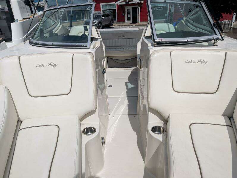 23ft Sea Ray Yacht For Sale