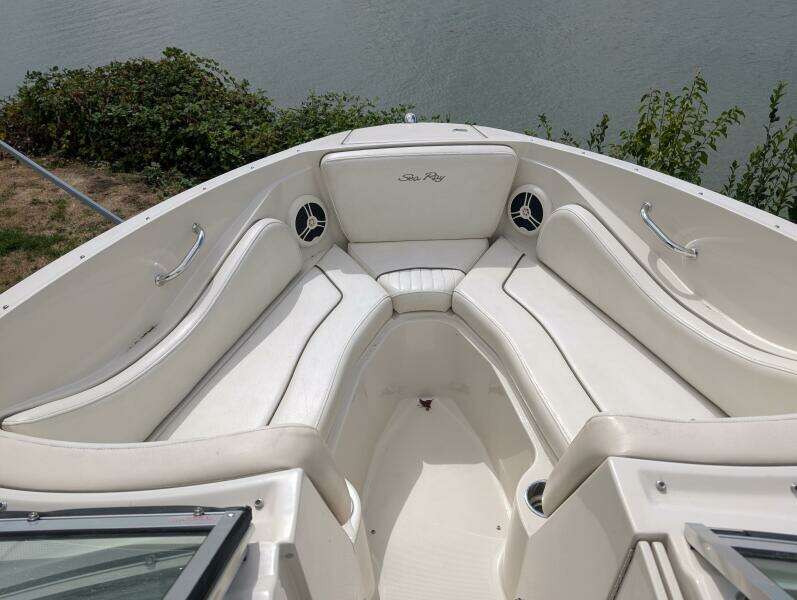23ft Sea Ray Yacht For Sale