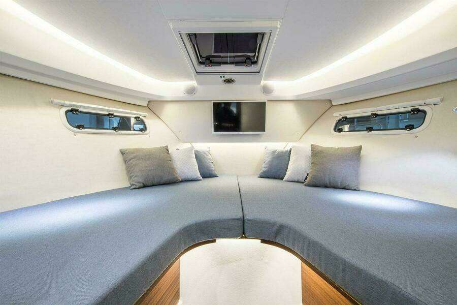 33ft Nimbus Yacht For Sale