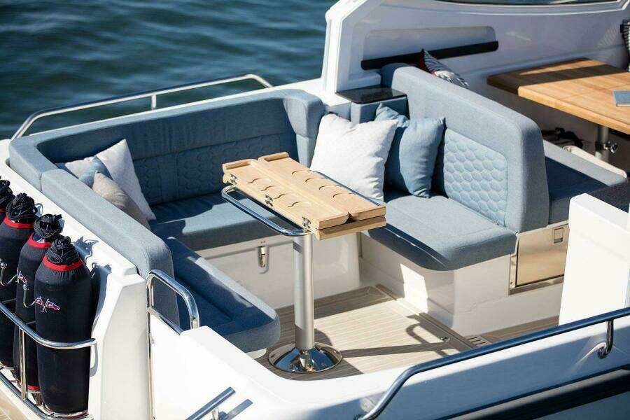 33ft Nimbus Yacht For Sale