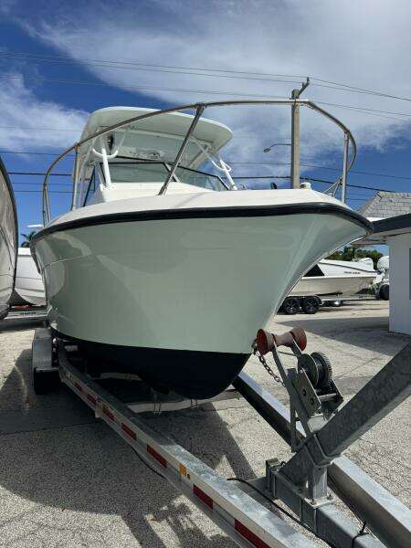24ft Grady White Yacht For Sale