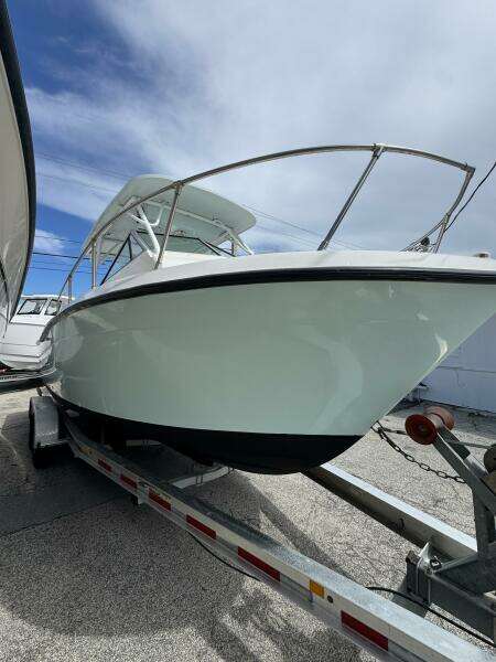 24ft Grady White Yacht For Sale
