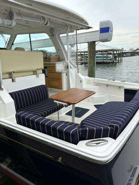 34ft Back Cove Yacht For Sale