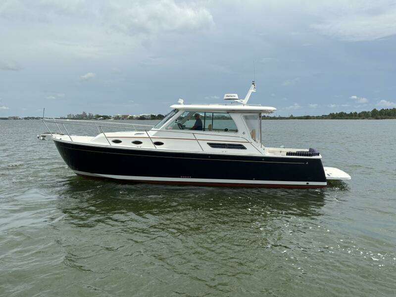 34ft Back Cove Yacht For Sale