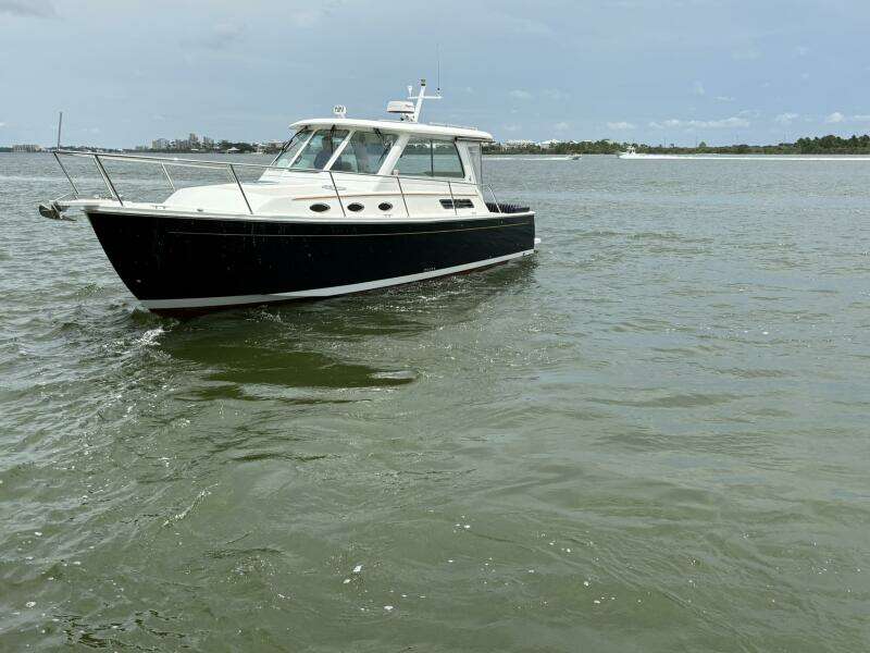 34ft Back Cove Yacht For Sale