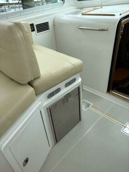 34ft Back Cove Yacht For Sale