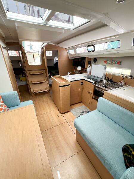 SILVER GIRL 41ft Jeanneau Yacht For Sale
