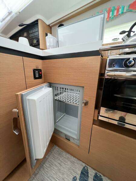SILVER GIRL 41ft Jeanneau Yacht For Sale