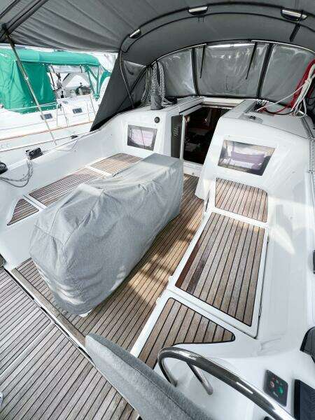 SILVER GIRL 41ft Jeanneau Yacht For Sale