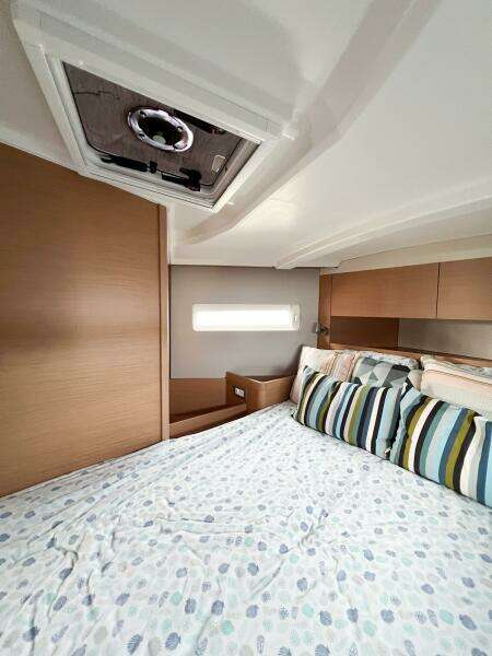 SILVER GIRL 41ft Jeanneau Yacht For Sale