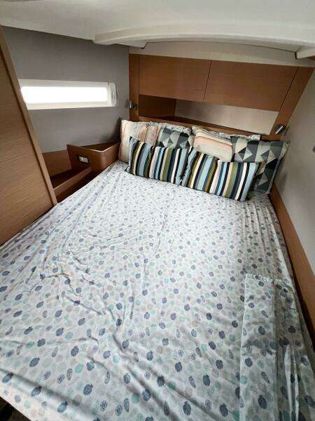 SILVER GIRL 41ft Jeanneau Yacht For Sale