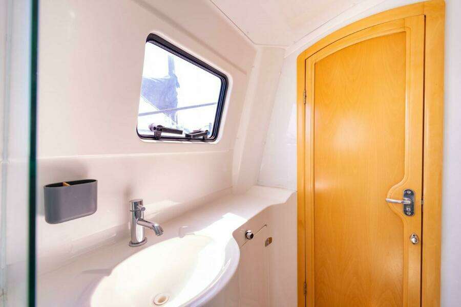 Making Waves 38ft Seawind Yacht For Sale