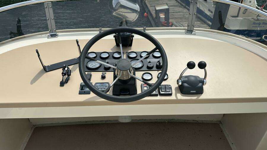 32ft Coastal Craft Yacht For Sale