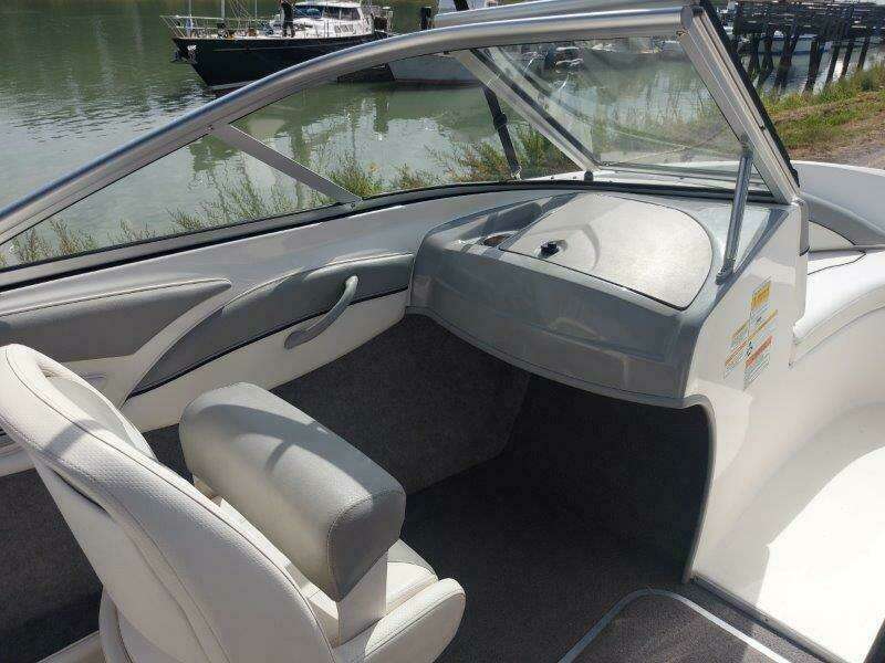 18ft Bayliner Yacht For Sale