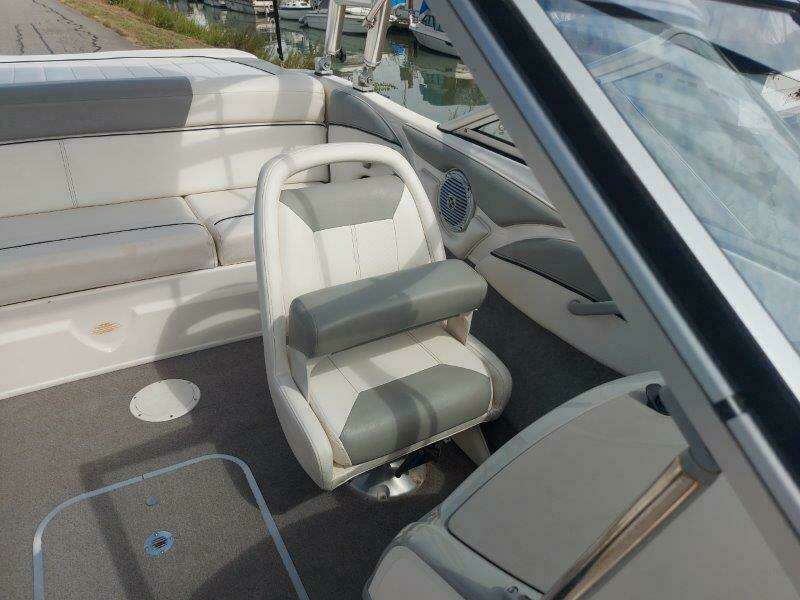 18ft Bayliner Yacht For Sale