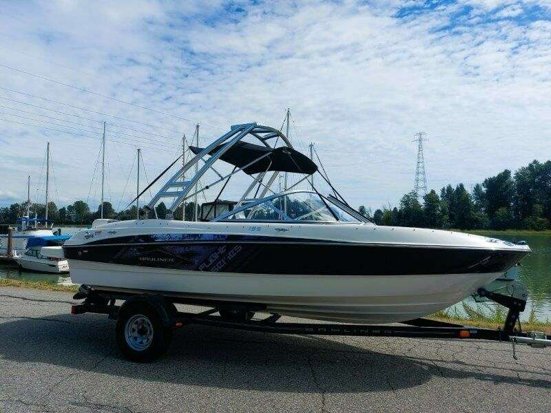 18ft Bayliner Yacht For Sale