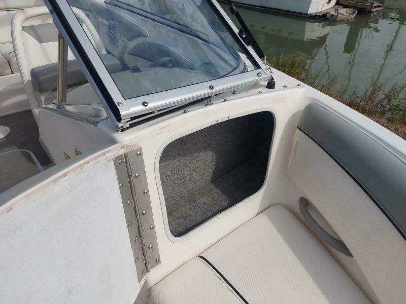 18ft Bayliner Yacht For Sale