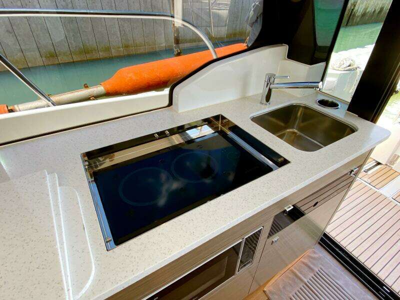 Pong Sang 35ft Jeanneau Yacht For Sale