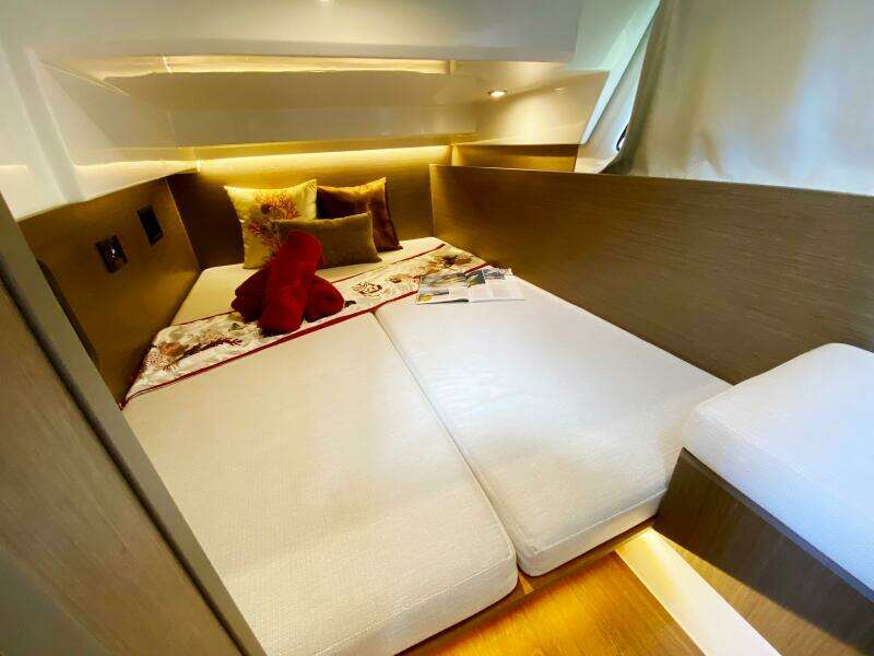 Pong Sang 35ft Jeanneau Yacht For Sale