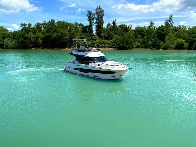 Pong Sang 35ft Jeanneau Yacht For Sale