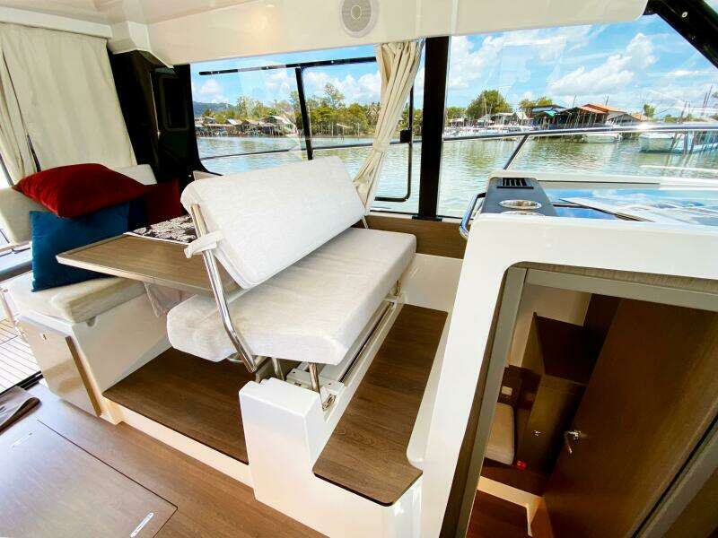 Pong Sang 35ft Jeanneau Yacht For Sale