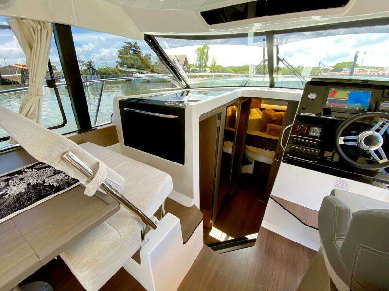 Pong Sang 35ft Jeanneau Yacht For Sale