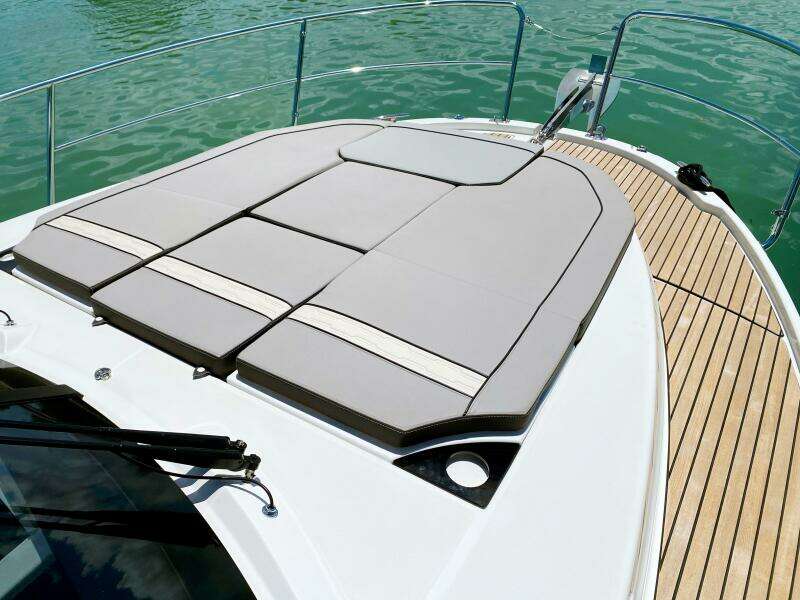 Pong Sang 35ft Jeanneau Yacht For Sale