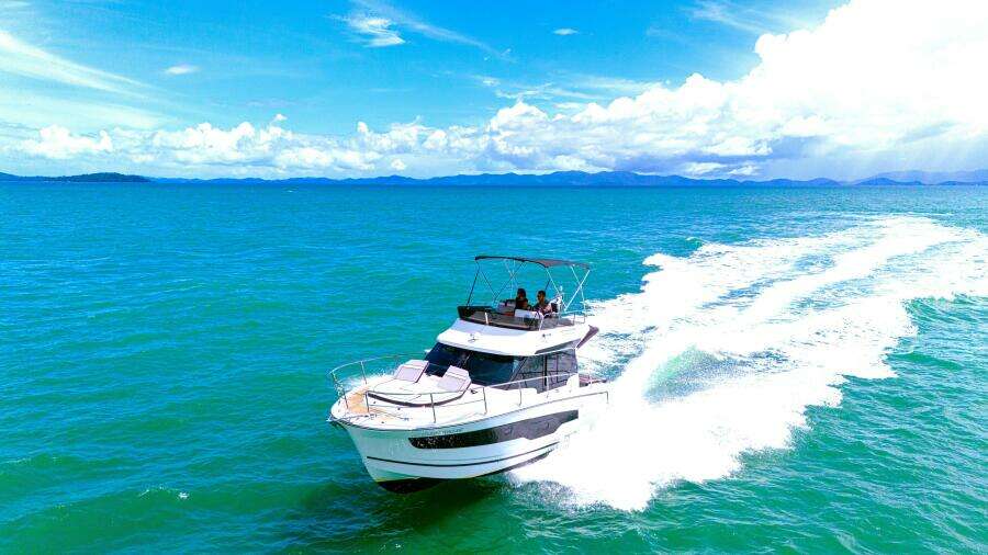 Pong Sang 35ft Jeanneau Yacht For Sale