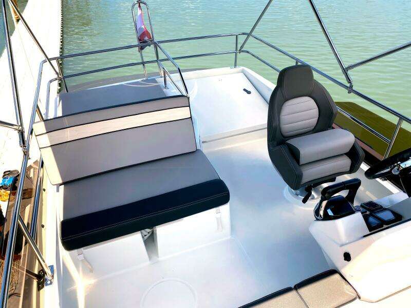Pong Sang 35ft Jeanneau Yacht For Sale