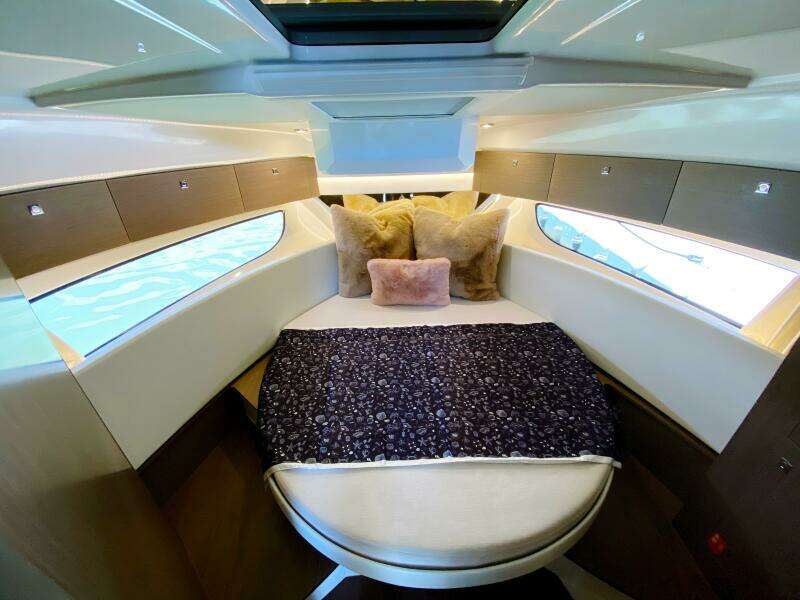 Pong Sang 35ft Jeanneau Yacht For Sale