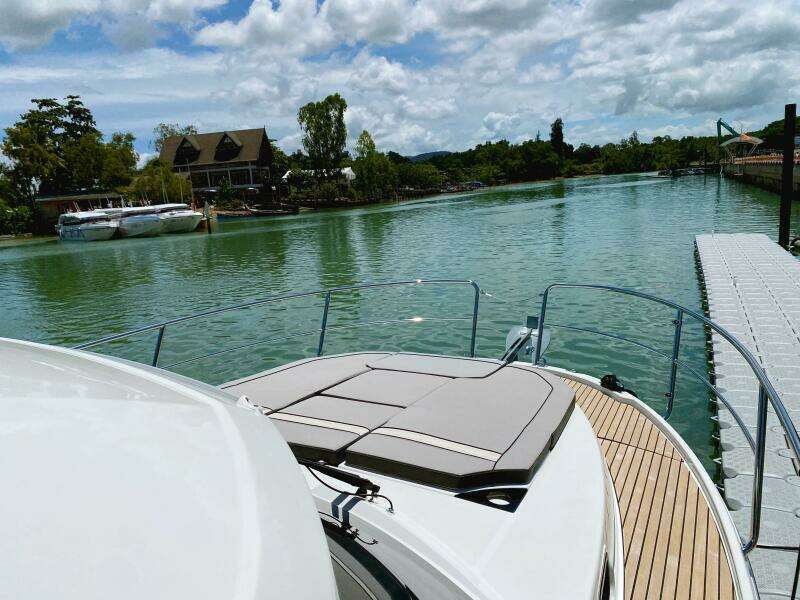 Pong Sang 35ft Jeanneau Yacht For Sale