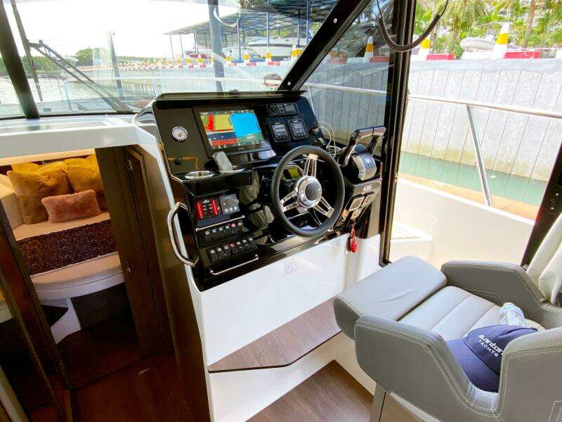 Pong Sang 35ft Jeanneau Yacht For Sale