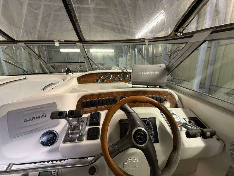 33ft Sea Ray Yacht For Sale