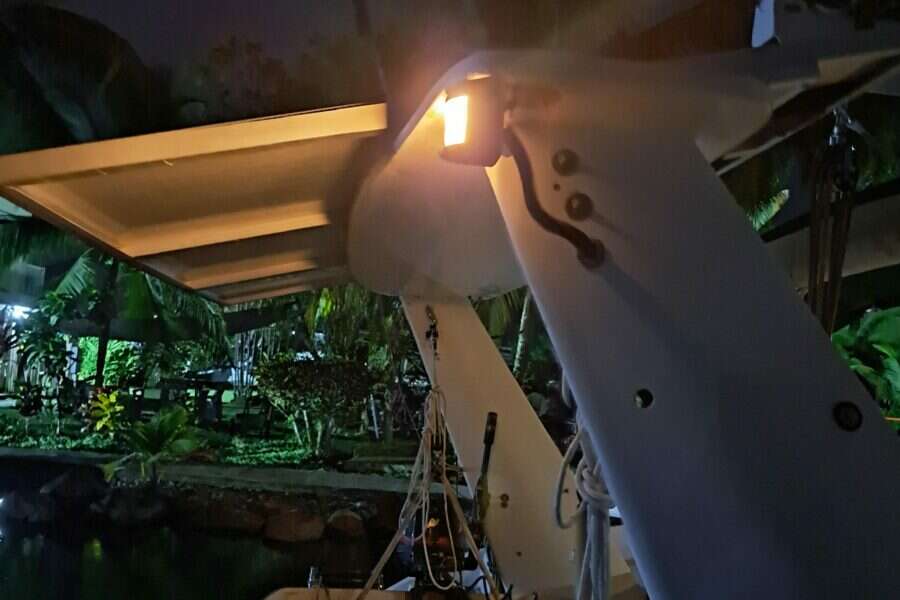2000-charter-cat-wildcat-35-sail-9915758-20250819174944284-1.jpg