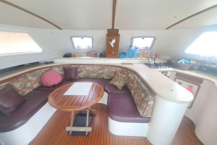 2000-charter-cat-wildcat-35-sail-9915758-20250819174931114-4.jpg