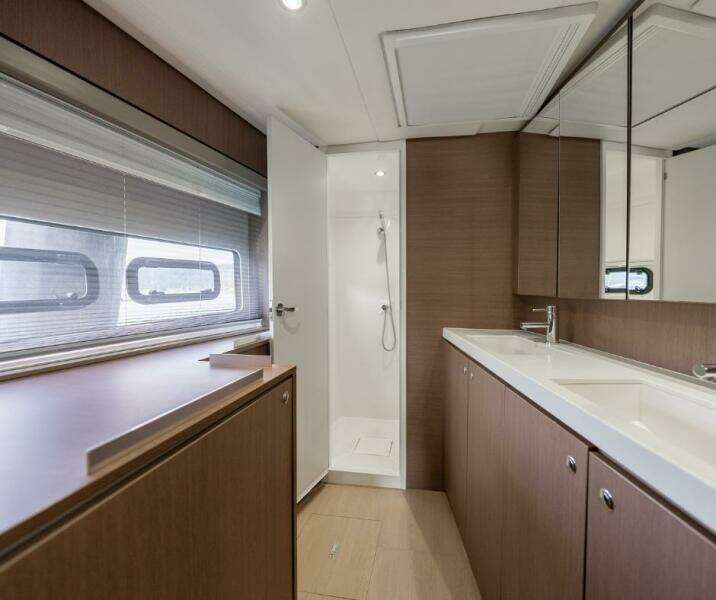 Bali 4.8 master bathroom 