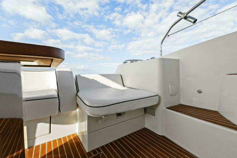 2015 50 Monte Carlo MC5 - Nauti Obsession