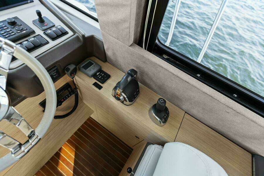 2015 50 Monte Carlo MC5 - Nauti Obsession